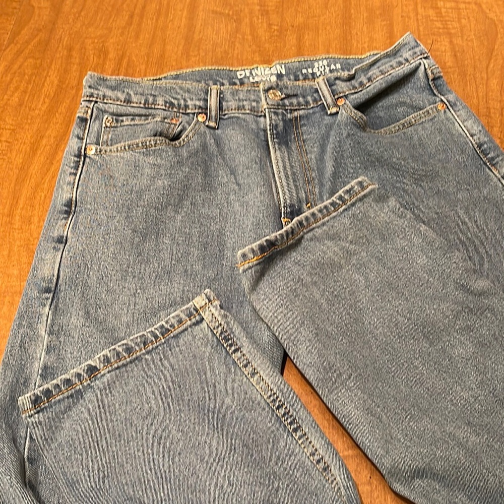 VGUC Men’s Denizen by Levi’s 236 jeans